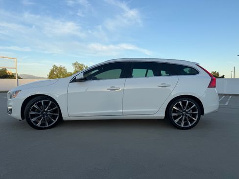Used 2015 Volvo V60 T5 Premier image 4
