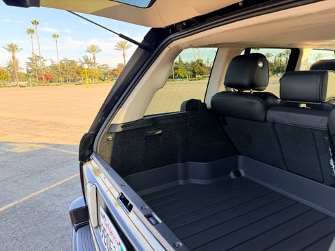 Used 2010 Land Rover Range Rover HSE AWD/4WD image 10