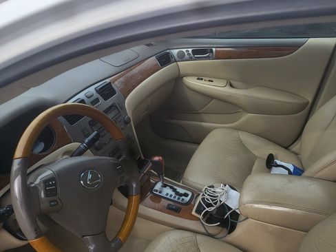 Used 2005 Lexus ES 330 image 2