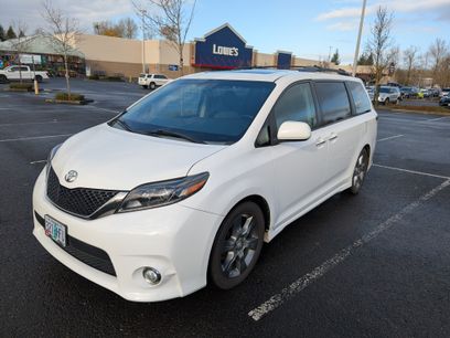 Used 2015 Toyota Sienna SE Premium