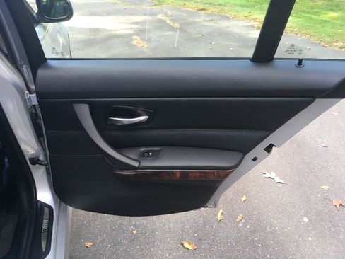 Used 2010 BMW 328i xDrive Sedan image 13