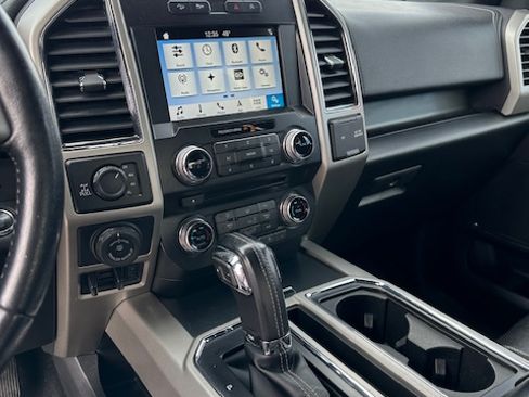 Used 2018 Ford F150 Lariat w/ Equipment Group 502A Luxury image 10