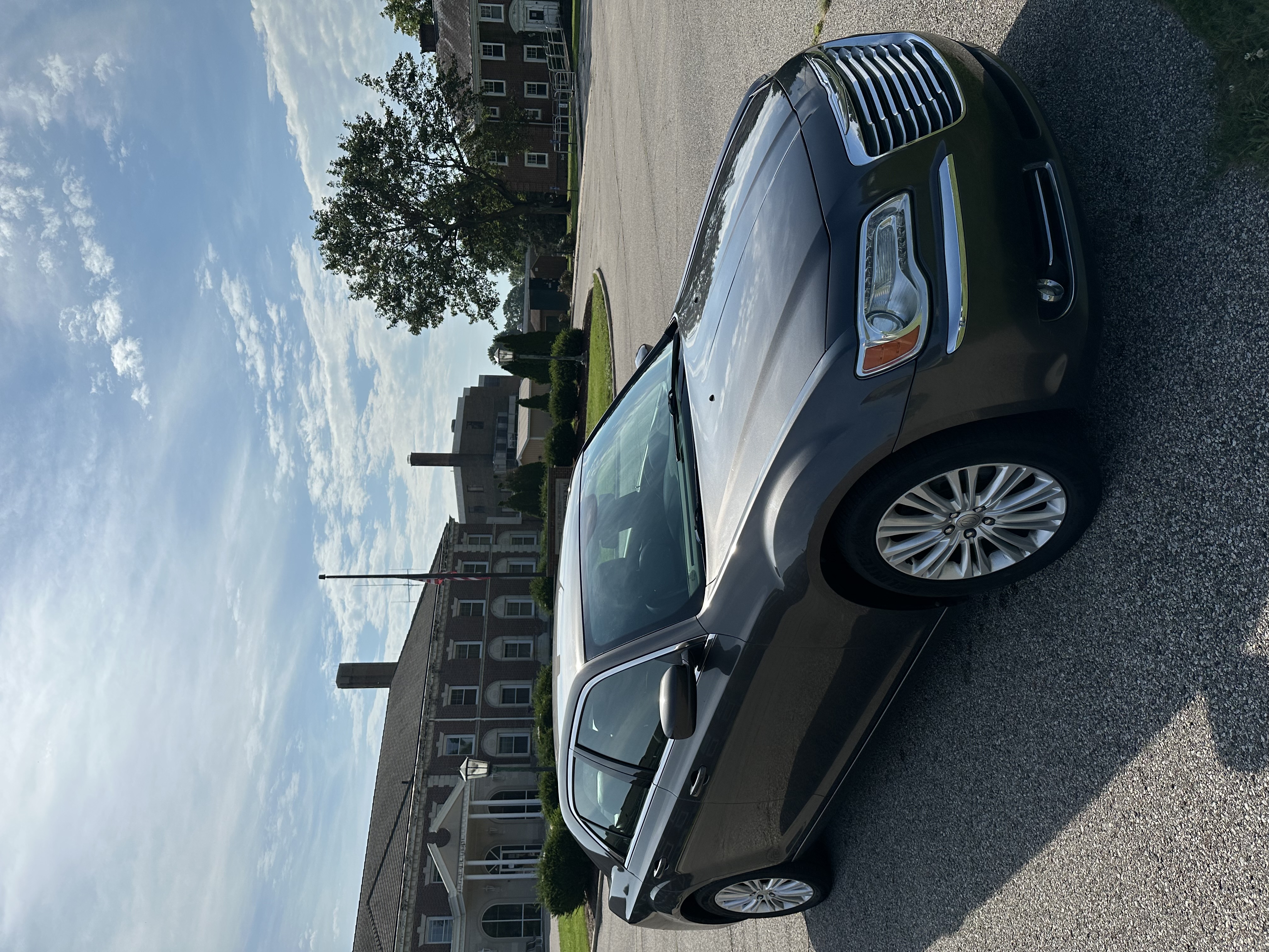 Used 2014 Chrysler 300 AWD w/ Driver Convenience Group image 9