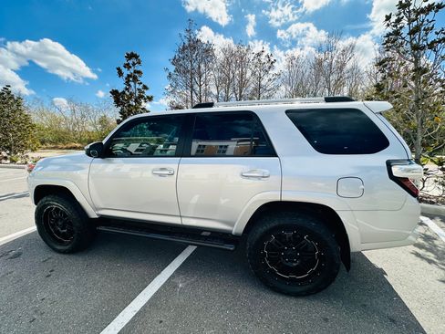 Used 2019 Toyota 4Runner SR5 image 1