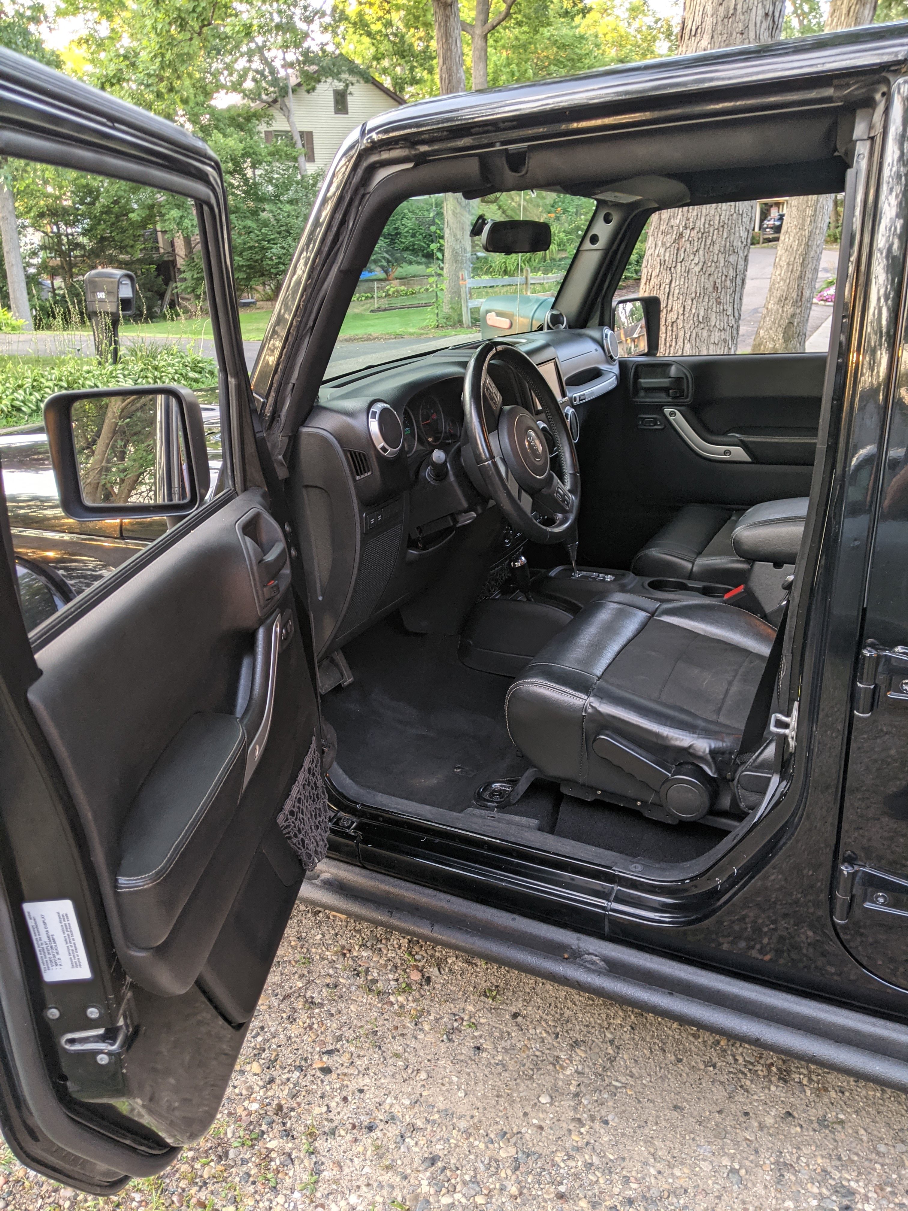 Used 2012 Jeep Wrangler Unlimited Rubicon AWD/4WD image 20