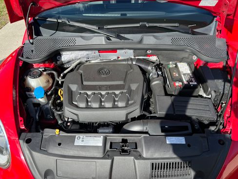 Used 2018 Volkswagen Beetle 2.0T SE image 9