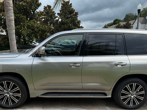 Used 2018 Lexus LX 570 4WD w/ Luxury Package image 1