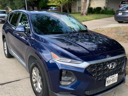 Used 2019 Hyundai Santa Fe SE image 4