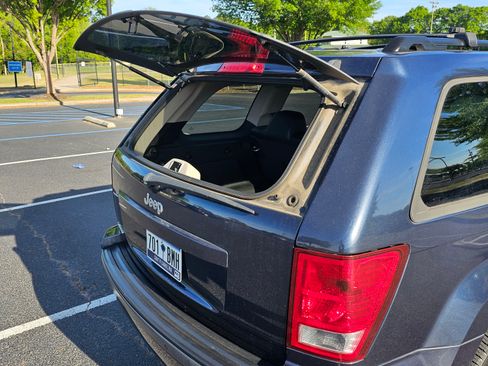 Used 2010 Jeep Grand Cherokee Laredo image 22