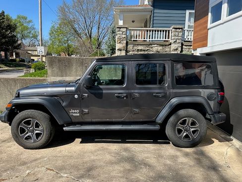 Used 2019 Jeep Wrangler Unlimited Sport S image 4