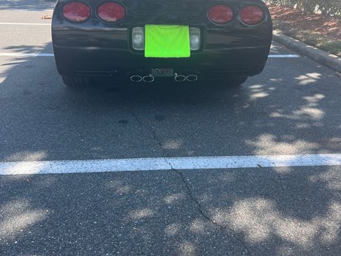 Used 2004 Chevrolet Corvette Convertible w/ Preferred Equipment Group image 11