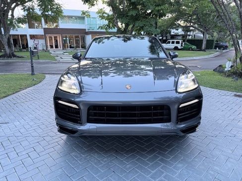 Used 2021 Porsche Cayenne S image 14