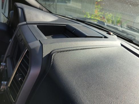 Used 2018 Ford F150 Raptor w/ Equipment Group 802A Luxury image 18