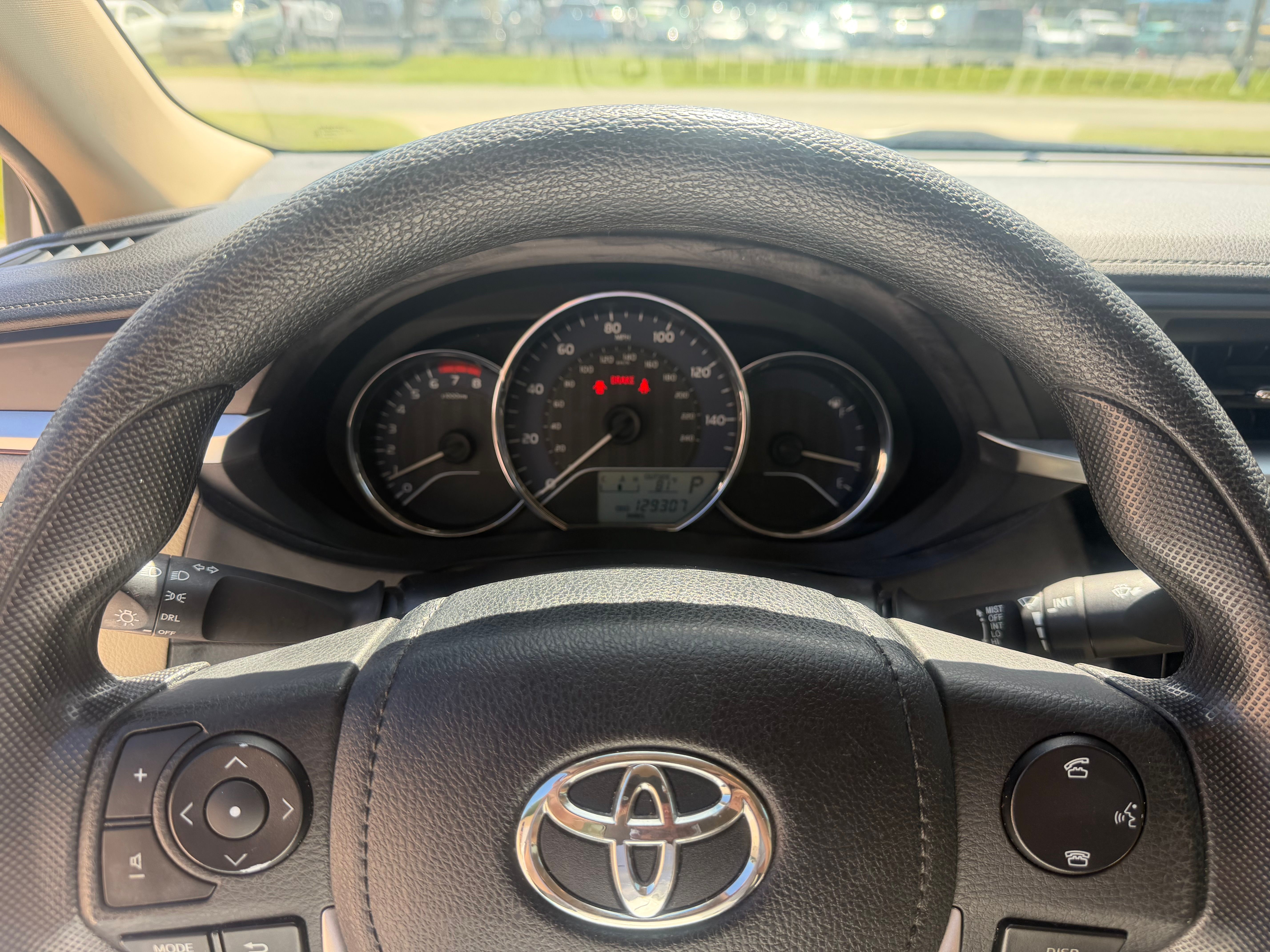 Used 2014 Toyota Corolla LE FWD image 13