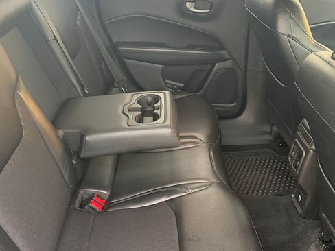 Used 2018 Jeep Compass Latitude image 13