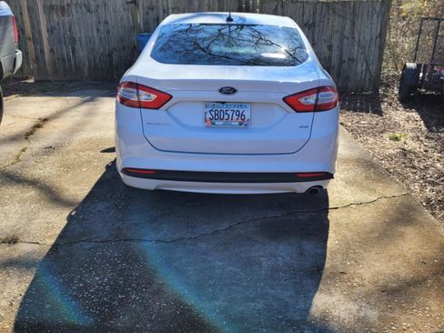 Used 2016 Ford Fusion SE image 6