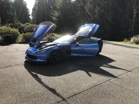 Used 2019 Chevrolet Corvette Z06 RWD image 2