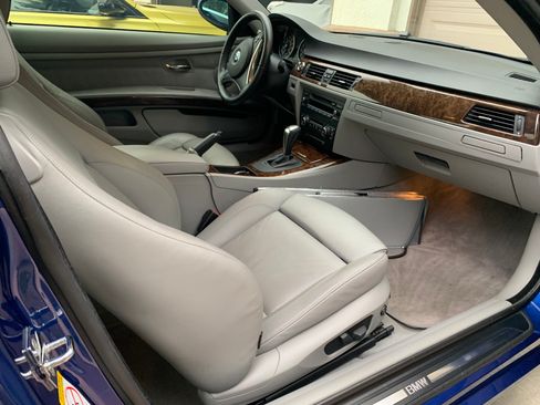 Used 2007 BMW 335i Coupe image 12