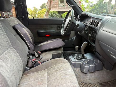 Used 1999 Toyota Tacoma 4x4 Xtracab V6 image 10
