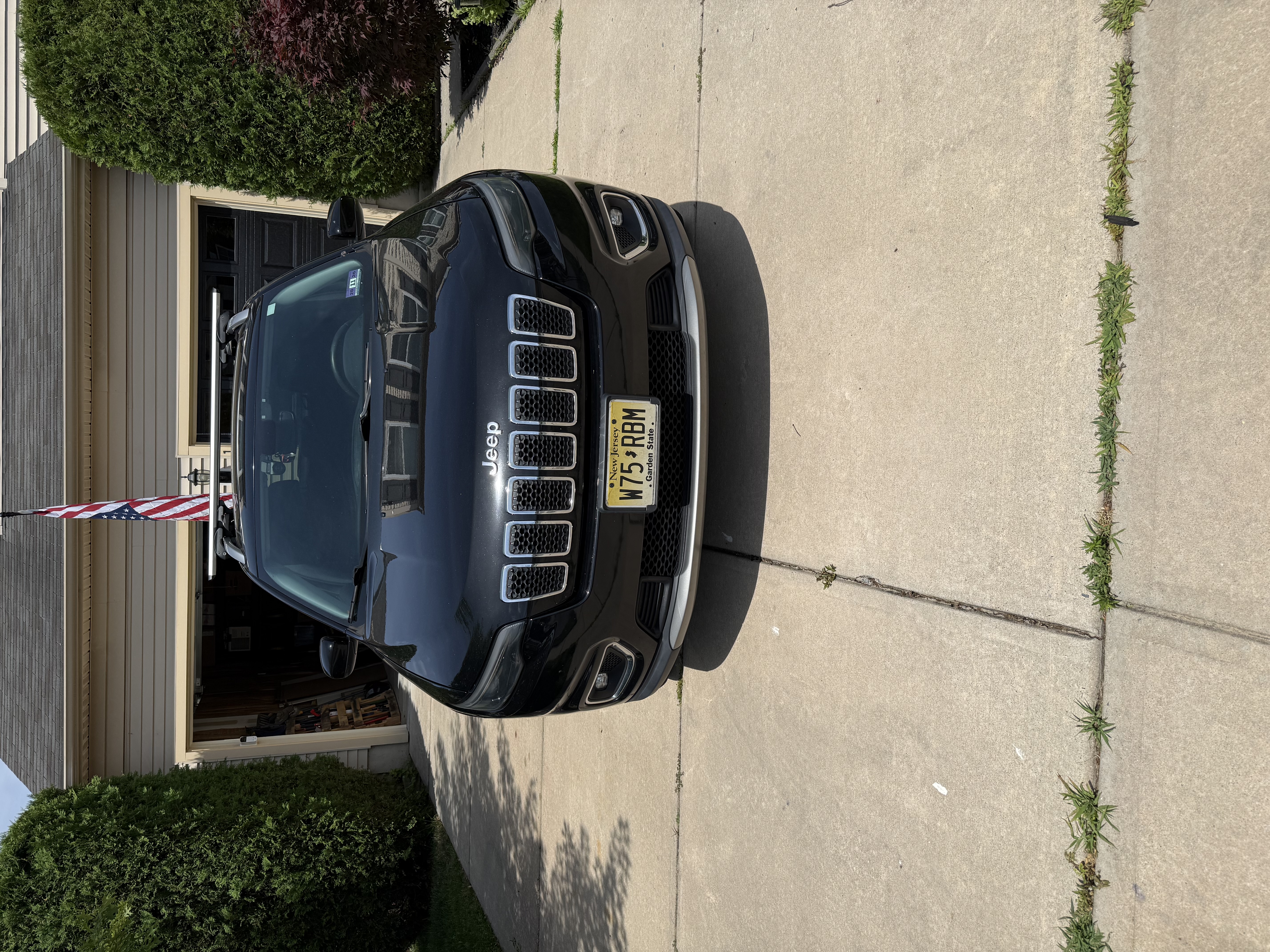 Used 2019 Jeep Cherokee Limited AWD/4WD image 4