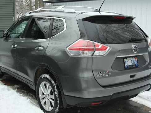 Used 2016 Nissan Rogue SV w/ SV Premium Package image 15