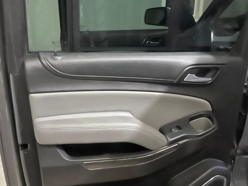 Used 2018 Chevrolet Suburban LT image 8