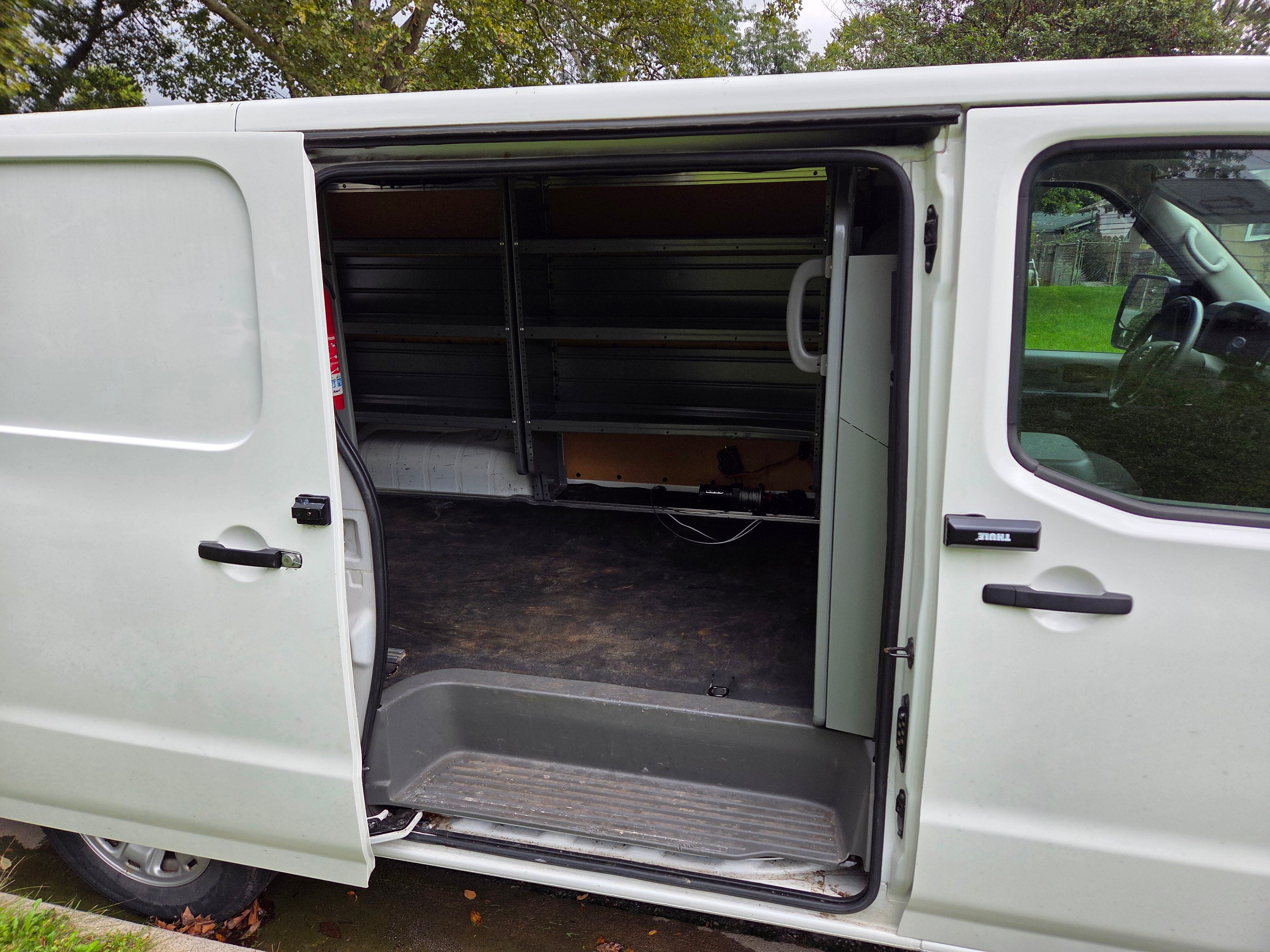 Used 2020 Nissan NV 2500 SV RWD image 9