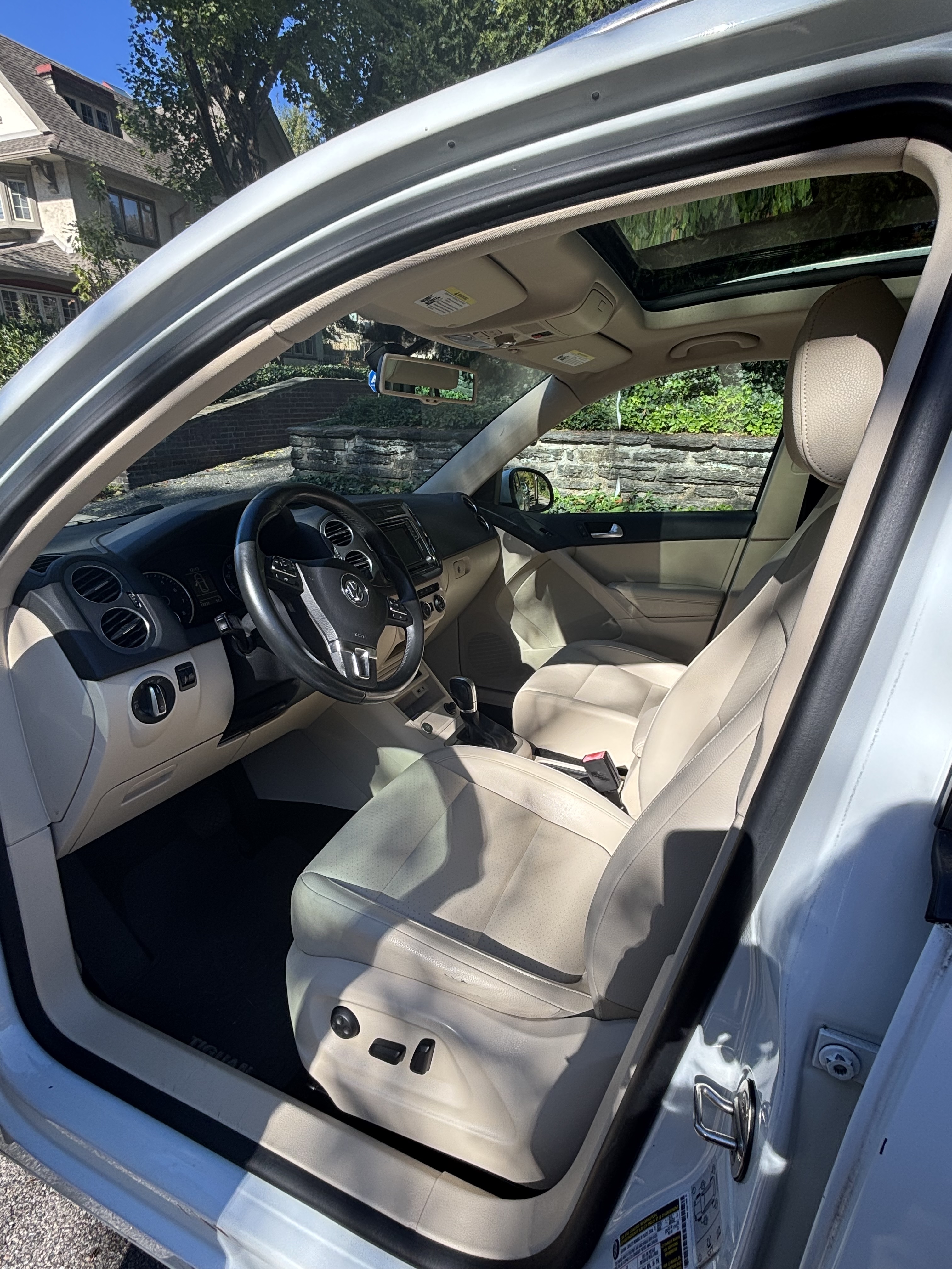Used 2016 Volkswagen Tiguan SE AWD/4WD image 2
