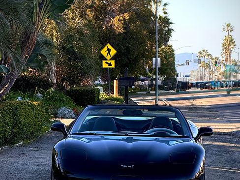 Used 2002 Chevrolet Corvette Convertible w/ Preferred Equipment Group2 RWD image 12