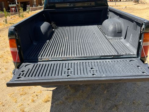 Used 2000 Toyota Tacoma PreRunner RWD image 13
