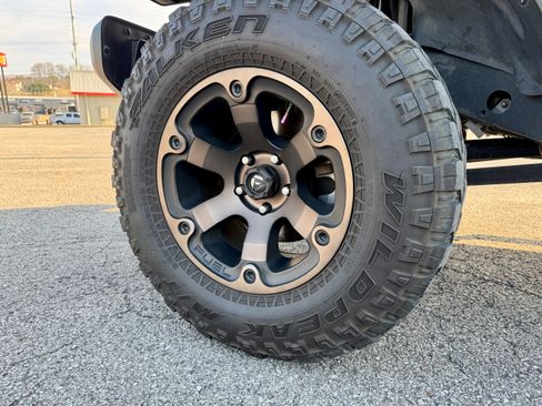 Used 2021 Jeep Wrangler Unlimited Sahara image 13