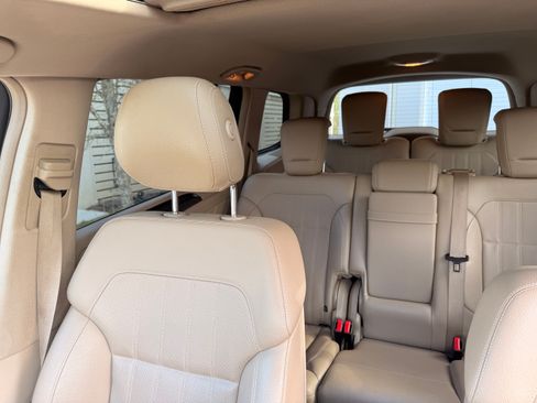 Used 2015 Mercedes-Benz GL 450 4MATIC image 12