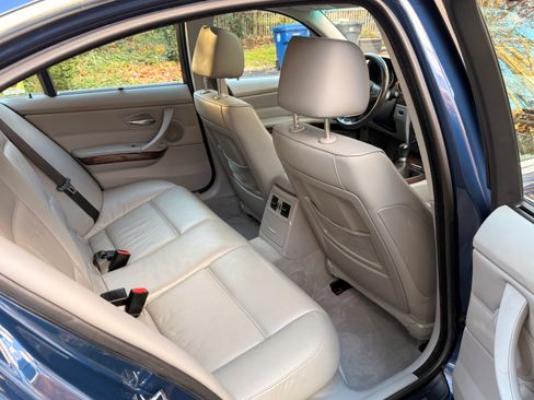 Used 2006 BMW 330xi Sedan image 20