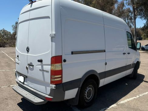 Used 2015 Mercedes-Benz Sprinter 2500 image 10