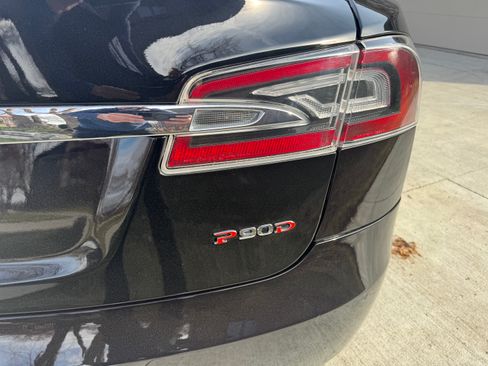 Used 2015 Tesla Model S P90D image 4