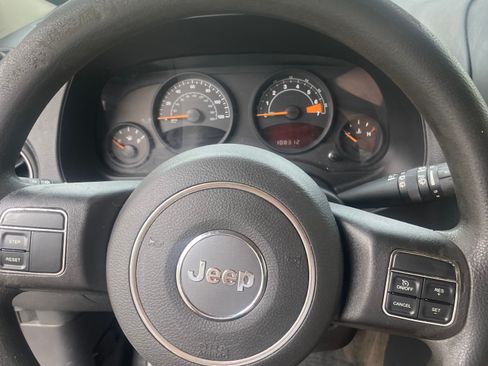 Used 2014 Jeep Patriot Sport w/ Power Value Group image 12