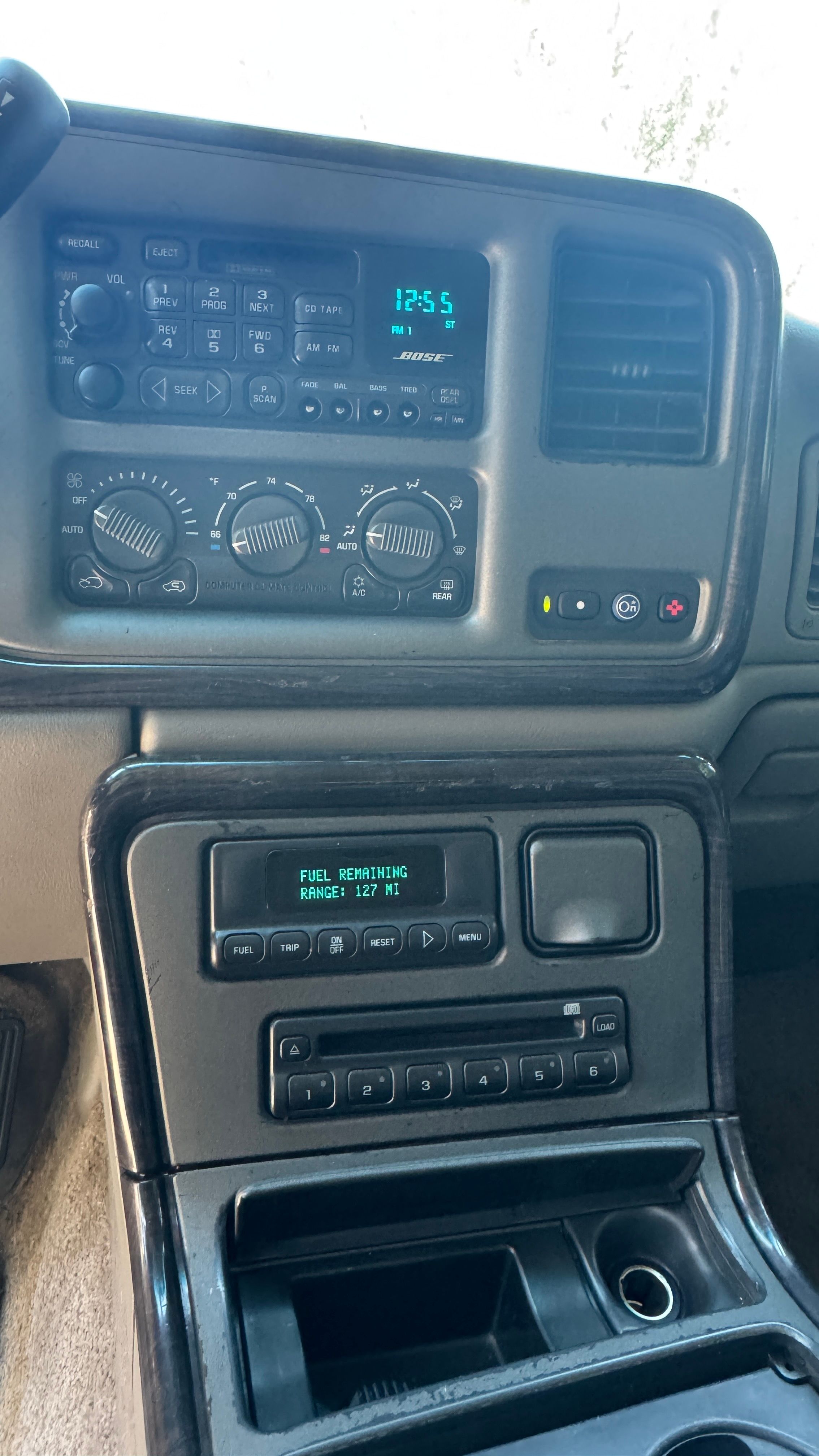 Used 2001 GMC Yukon XL Denali AWD/4WD image 10