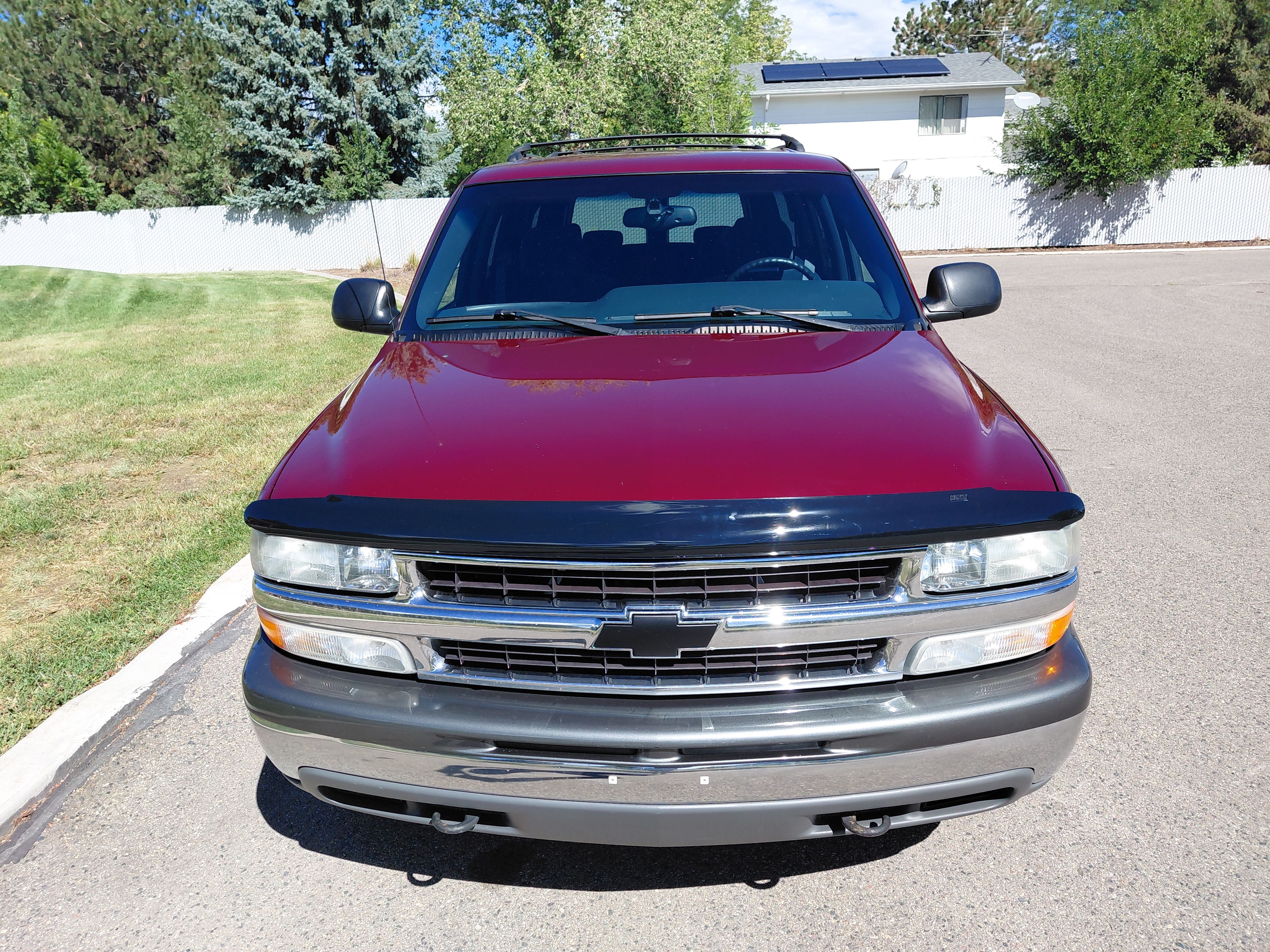 Used 2000 Chevrolet Suburban LS w/ LS Preferred Equipment Group AWD/4WD image 2