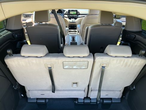 Used 2018 Honda Odyssey Touring image 14