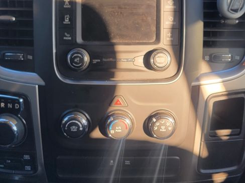 Used 2019 RAM 1500 Classic SLT image 13