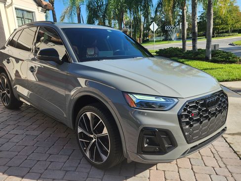 Used 2022 Audi SQ5 Premium Plus w/ Premium Plus Package AWD/4WD image 1