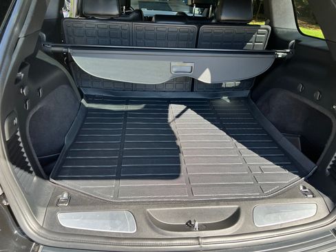 Used 2019 Jeep Grand Cherokee Limited image 13