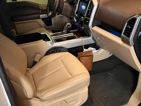 Used 2020 Ford F150 Lariat image 6