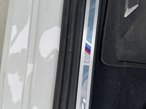 Used 2024 BMW X7 xDrive40i w/ M Sport Package image 15