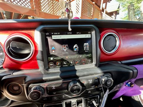 Used 2022 Jeep Gladiator Rubicon w/ Trailer Tow Package image 20