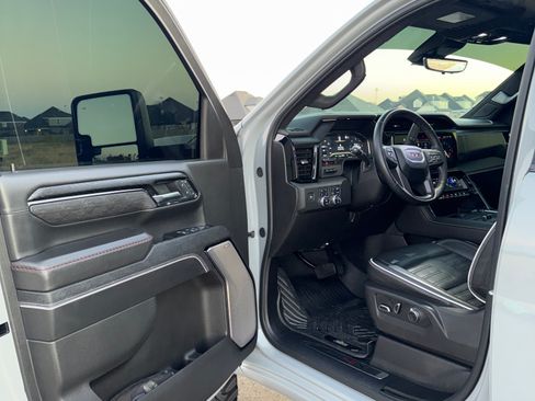 Used 2025 GMC Sierra 2500 AT4X w/ AT4X AEV Edition image 10