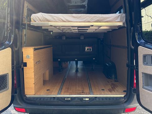 Used 2017 Mercedes-Benz Sprinter 2500 image 6