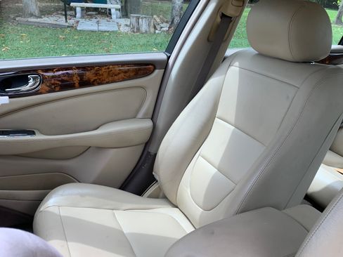 Used 2005 Jaguar XJ8 8 L Sedan 4D image 15