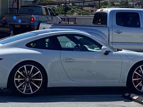 Used 2015 Porsche 911 Carrera 4S image 11