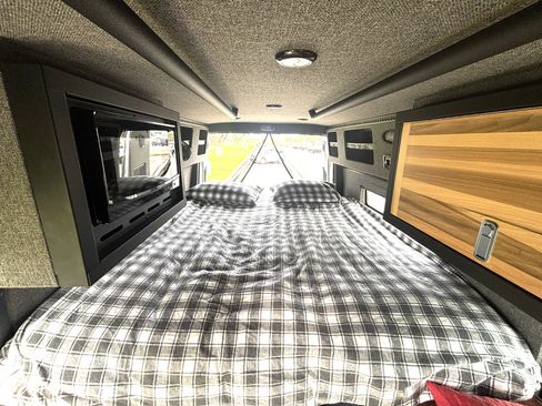 Used 2015 Mercedes-Benz Sprinter 2500 image 12